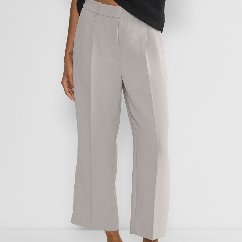 Aritzia - Effortless Crop Pant - Ashen - Size 0
